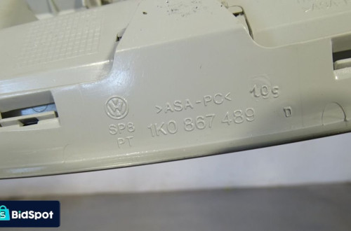 OŚWIETLENIE KABINY PRZÓD VOLKSWAGEN GOLF V PLUS 1K0868837