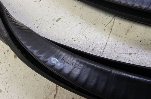 USZCZELKA DRZWI TYŁ AUDI Q3 F3 83A833721/2