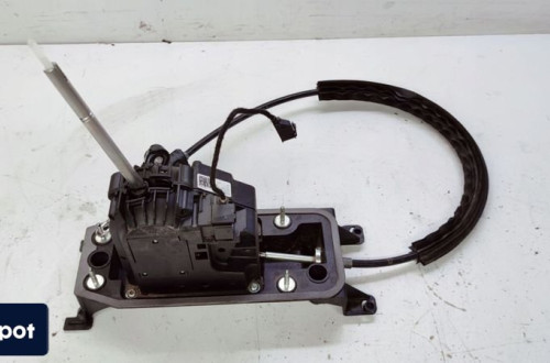 WYBIERAK LEWAREK AUTOMAT AUDI Q3 F3 5QH713023L