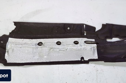 WYGŁUSZENIE ŚCIANY GRODZIOWEJ AUDI Q3 83B863993A