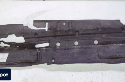 WYGŁUSZENIE ŚCIANY GRODZIOWEJ AUDI Q3 83B863993A