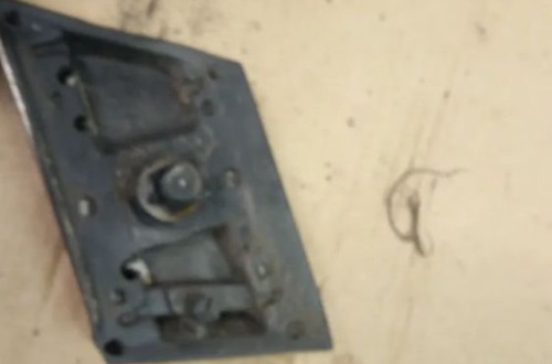 bmw e23 7 listwa blotnika tyl tylnia prawa pasazera