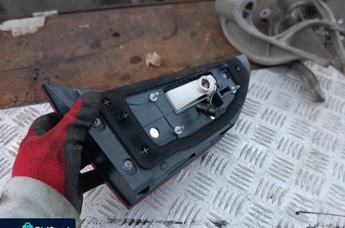 bmw g31 lampa tyl tylnia tylna prawa w klape 7388950