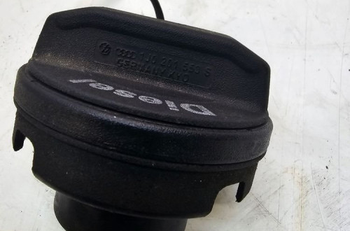 KOREK WLEWU PALIWA AUDI VW SEAT SKODA 1J0201553S