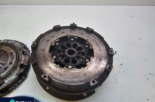 SPRZĘGŁO KOŁO DWUMAS AUDI A4 B9 A5 8W 2.0 TDI 0CX105266