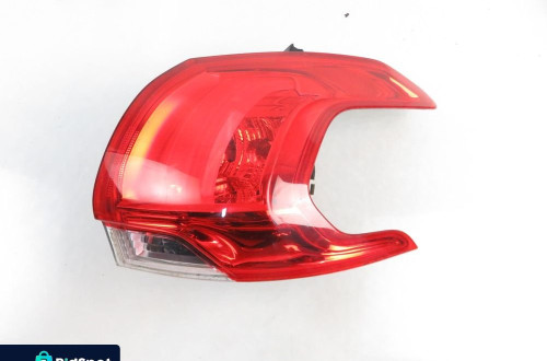 LAMPA PRAWA TYLNA PEUGEOT 2008 I 9678074380