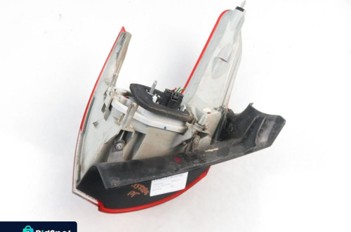 LAMPA PRAWA TYLNA PEUGEOT 2008 I 9678074380
