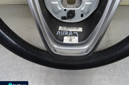 OPEL ASTRA IV J 1.3CDTI KOMBI KIEROWNICA 13351021