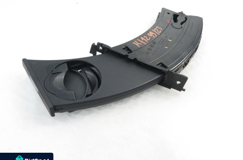 UCHWYT NA NAPOJE BMW 3 E91 7127406