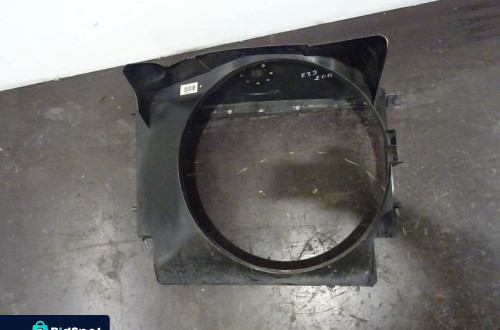 BMW E39 LIFT 00-03 2.0D OBUODOWA WENTYLATORA WISKOZY 7785083