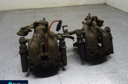 VW SHARAN I LIFT 00-04 1.9 TDI LB7Z ZACISK PRAWY LEWY TYŁ