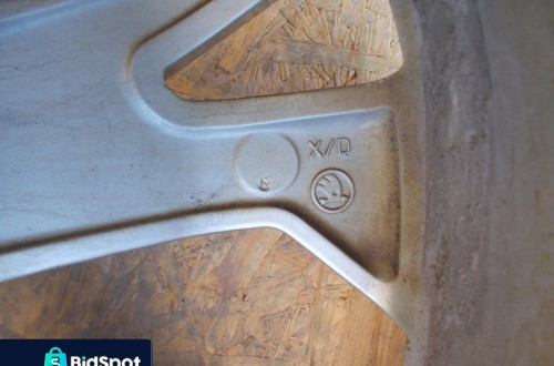 FELGA ALUMINIOWA SKODA 7J 17" ET45 5X112
