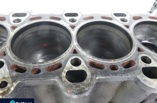 BLOK BMW 3 E46 330 d 184  M57 D30 (306D1)