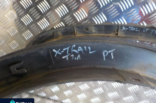 NISSAN X-TRAIL T31 LISTWA BŁOTNIK LEWY LUB PRAWY TYŁ