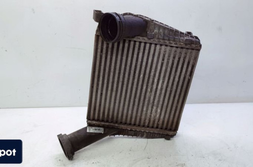 CHŁODNICA INTERCOOLER LEWY AUDI Q7 4L 7L6145803C