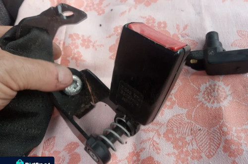 bmw e60 e61 zapinka pasa tyl tylnia tylna 7059772