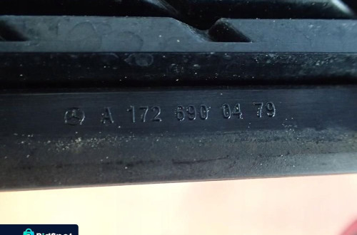 Kratka błotnika prawa nakładka MERCEDES SLK W172