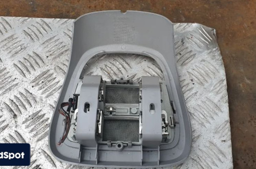 opel meriva a lampka oswietlenie kabiny wnetrza 13169298