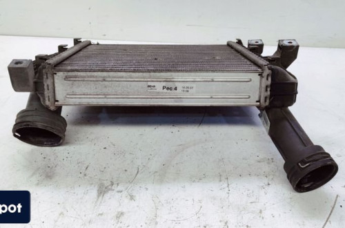 CHŁODNICA INTERCOOLER PRAWY AUDI Q7 4L 7L6145804