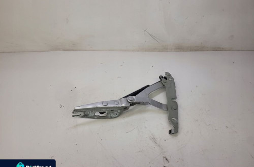 ZAWIAS KLAPY LEWY TYŁ AUDI A6 C6 SEDAN 4F5827301D