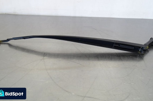 RAMIĘ WYCIERACZKI PRZÓD PRAWE TOYOTA AURIS 2.0D4D 3151820