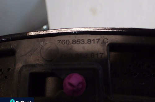 Lista nakładka błotnika lewy tył VW TOUAREG 18-