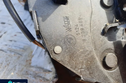 bmw e39 kombi zamek silownik klapy szyby tyl tylnej 8238469