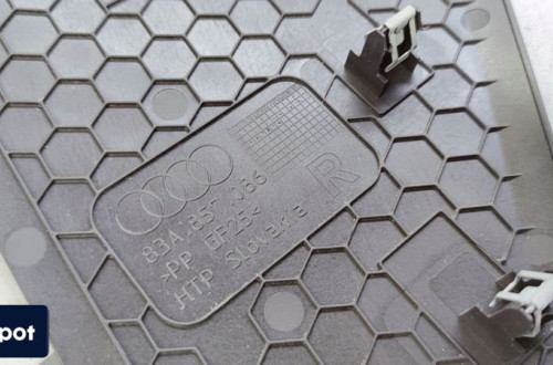 OSŁONA ZAŚLEPKA DESKI PRAWA AUDI Q3 F3 83A857086