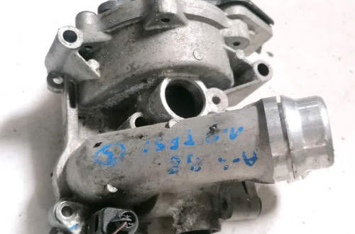 AUDI A4 B8 1.8 TFSI POMPA WODY
