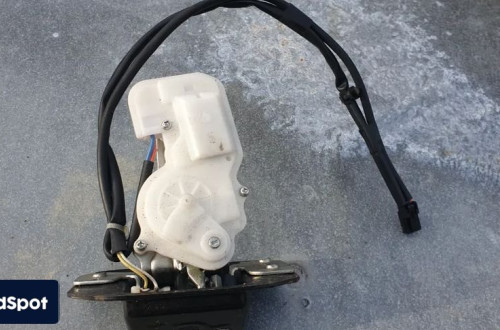 FORD KUGA MK2 II zamek klapy tyl tylnej bagaznika