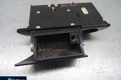 AUDI A4 B5 94-99 KOMBI 1.9 TDI POPIELNICZKA PRZÓD 8D0857951B