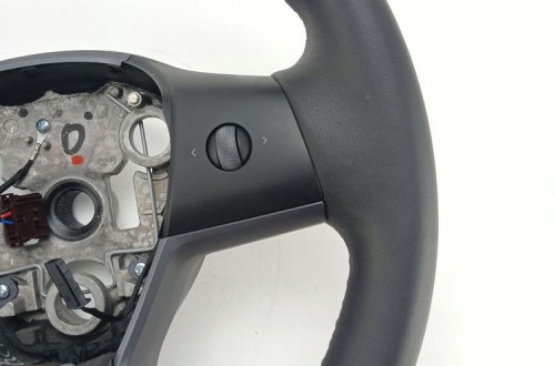 KIEROWNICA SKÓRZANA TESLA MODEL Y (2019-) 1626599-00-C