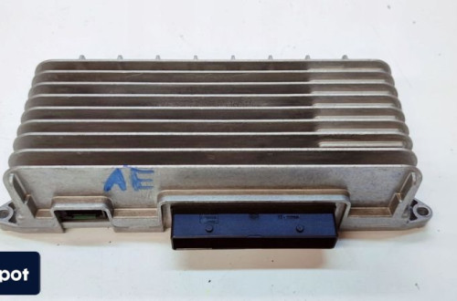 WZMACNIACZ RADIA AUDI A4 B8 A5 8T Q5 8R 8T0035223AE 8T0035223R