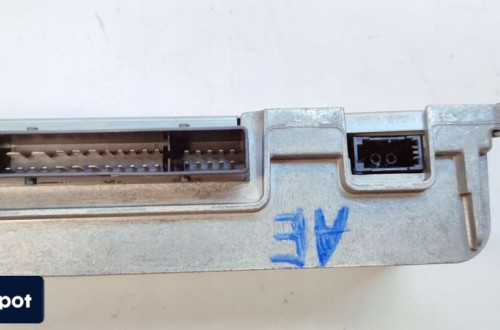 WZMACNIACZ RADIA AUDI A4 B8 A5 8T Q5 8R 8T0035223AE 8T0035223R