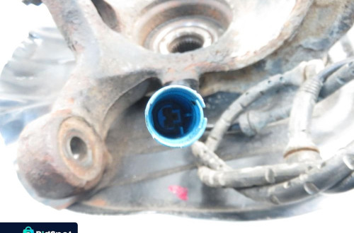 ZWROTNICA PIASTA PRZEDNIA LEWA BMW X3 E83 2.0 d 3412023