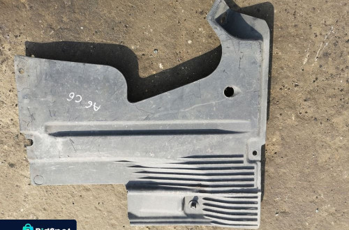 OSŁONA PODWOZIA AUDI A6 C6 PRAWA 4F0825216A