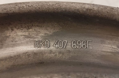 WAHACZ PRAWY PRZÓD AUDI A4 B8 A5 Q5 A6 8K0407696E