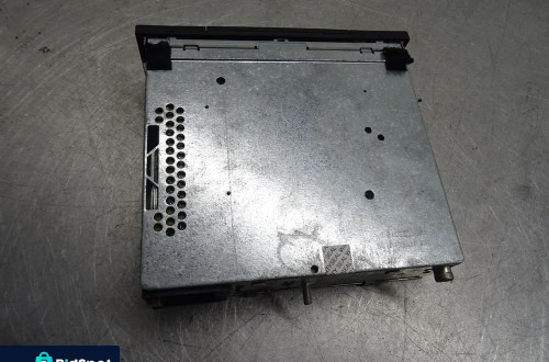 VW PASSAT B5 LIFT KOMBI 1.9 TDI RADIO GAMMA