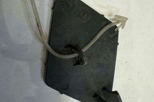 BMW 5 F10 F11 11-13r. 18r. - ZAŚLEPKA HAKA ZDERZAKA PRZÓD 51117200717-7