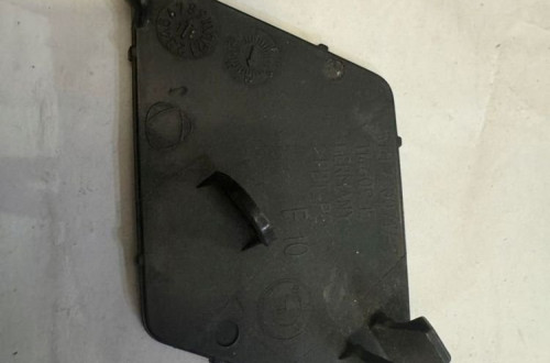 BMW 5 F10 F11 11-13r. 18r. - ZAŚLEPKA HAKA ZDERZAKA PRZÓD 51117200717-7