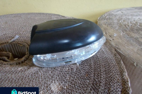 OBUDOWA LUSTRKA PRAWA VW GOLF VI 6