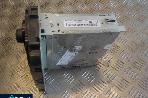 SEAT LEON II RADIO FABRYCZNE 1P0035153