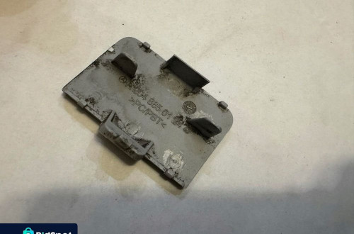 MERCEDES W204 05.-10r, 07r. 10r.-ZAŚLEPKA HAKA ZDERZAKA PRZÓD A2048850124