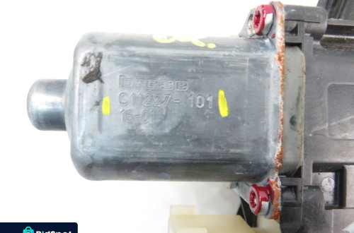 PODNOŚNIK SZYBY PRAWY PRZEDNI FORD FUSION 0130822831 C11227101