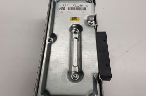 WZMACNIACZ AUDI A6 C6 4F0910223K