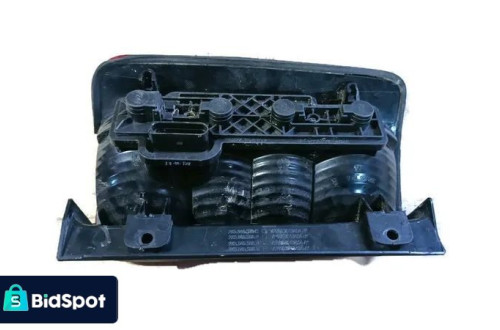 VW CADDY III LIFT 11r- LAMPA PRAWY TYŁ 2K0945112A