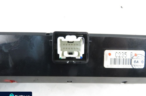 WYŚWIETLACZ MAZDA 5 CR19 C235B