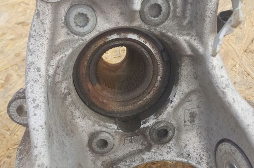 ZWROTNICA PIASTA PRAWY TYŁ AUDI Q5 SQ5 8R0505436A