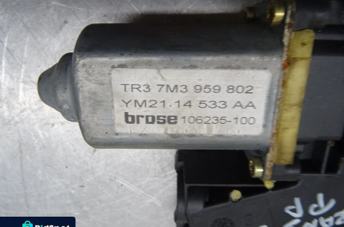 VW SHARAN I LIFT 00-04 1.9TDI SILNICZEK SZYB PRAWY PRZÓD 7M3959802