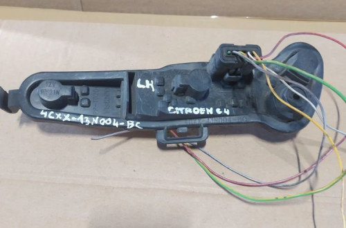 Wkład lampy tylnej lewy tył oprawa żarówek Citroen C4 4CXX-13N004-BC
